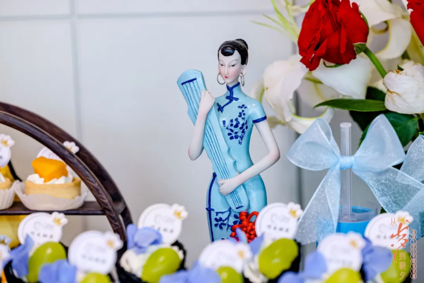 ed95df98db1a4bb98ccc9a25076e1385